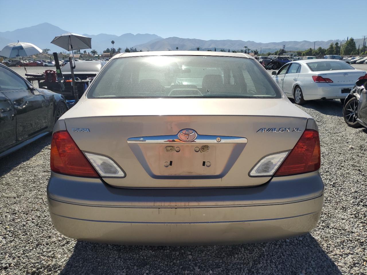 4T1BF28B32U218353 2002 Toyota Avalon Xl