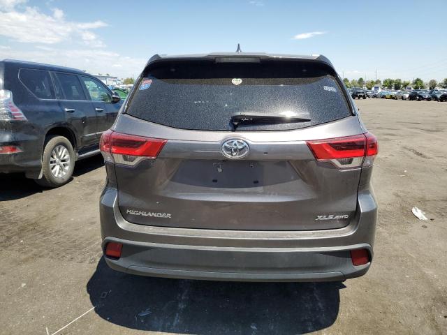 VIN 5TDJZRFHXKS581325 2019 Toyota Highlander, SE no.6