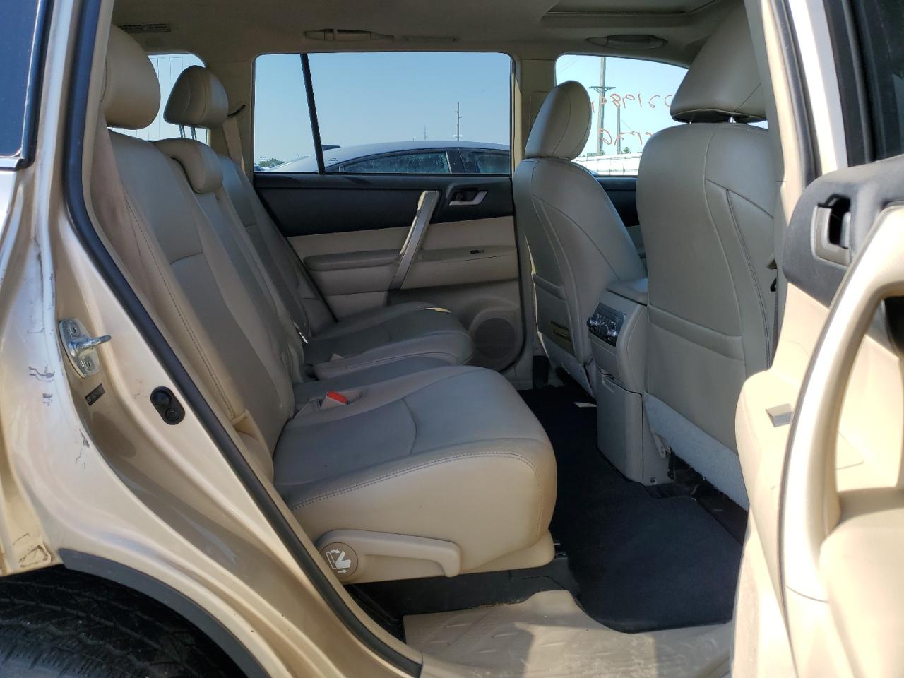 5TDBK3EH4CS160919 2012 Toyota Highlander Base