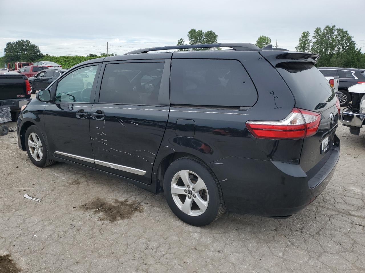 2019 Toyota Sienna Le vin: 5TDKZ3DC9KS976430