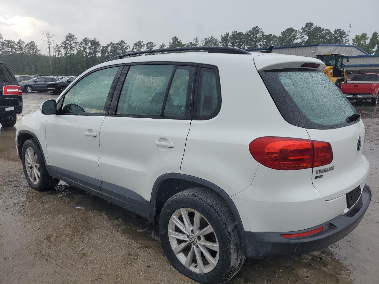 2017 Volkswagen Tiguan S vin: WVGAV7AX5HK049393