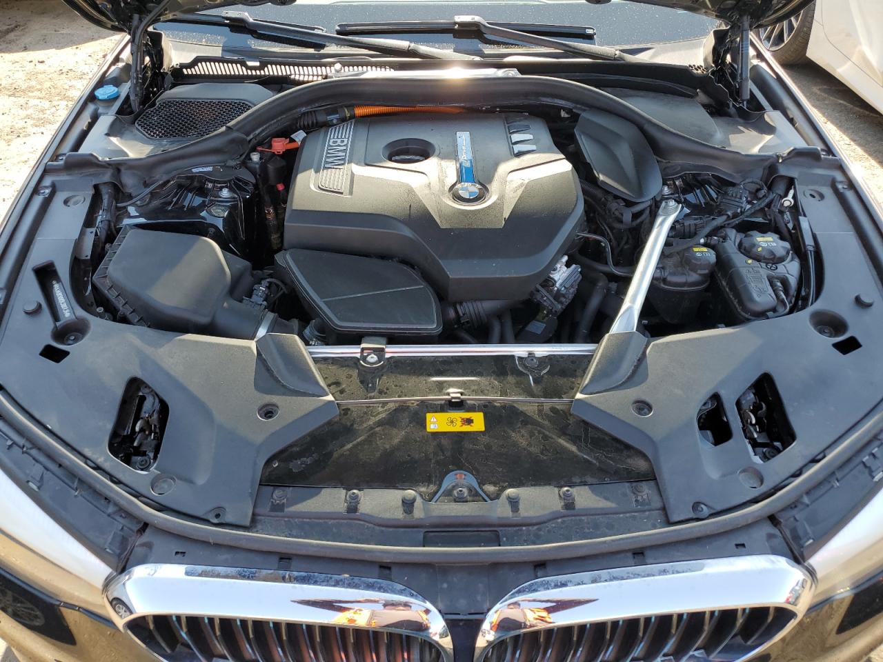 WBAJA9C59KB399735 2019 BMW 530E