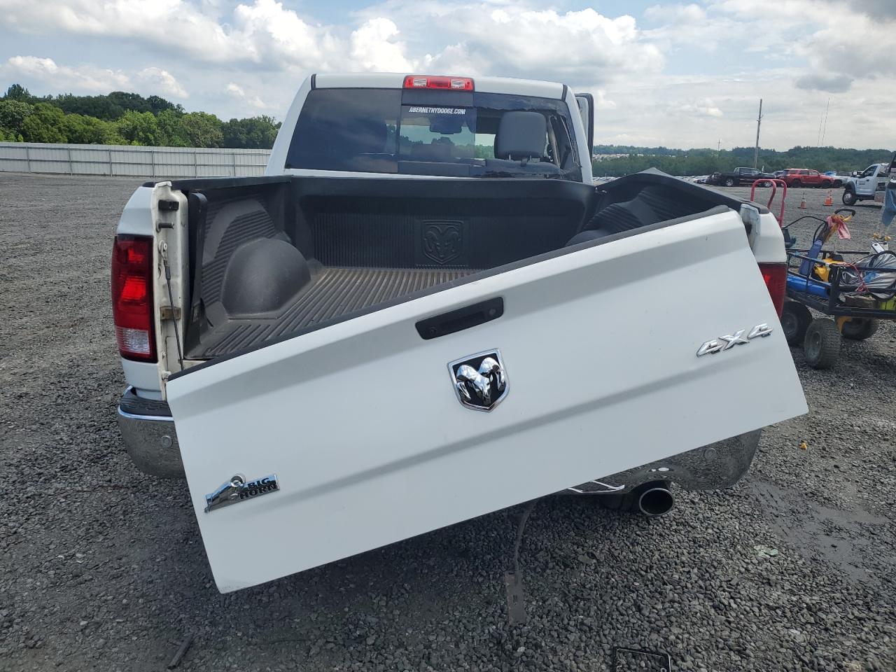 3C6RR7LT3HG637605 2017 Ram 1500 Slt