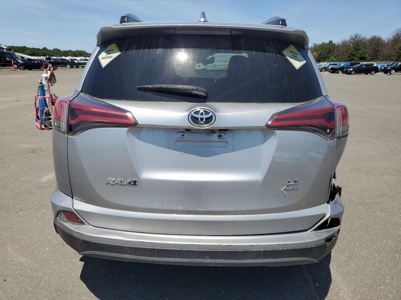 2017 Toyota Rav4 Le vin: 2T3BFREV5HW585536