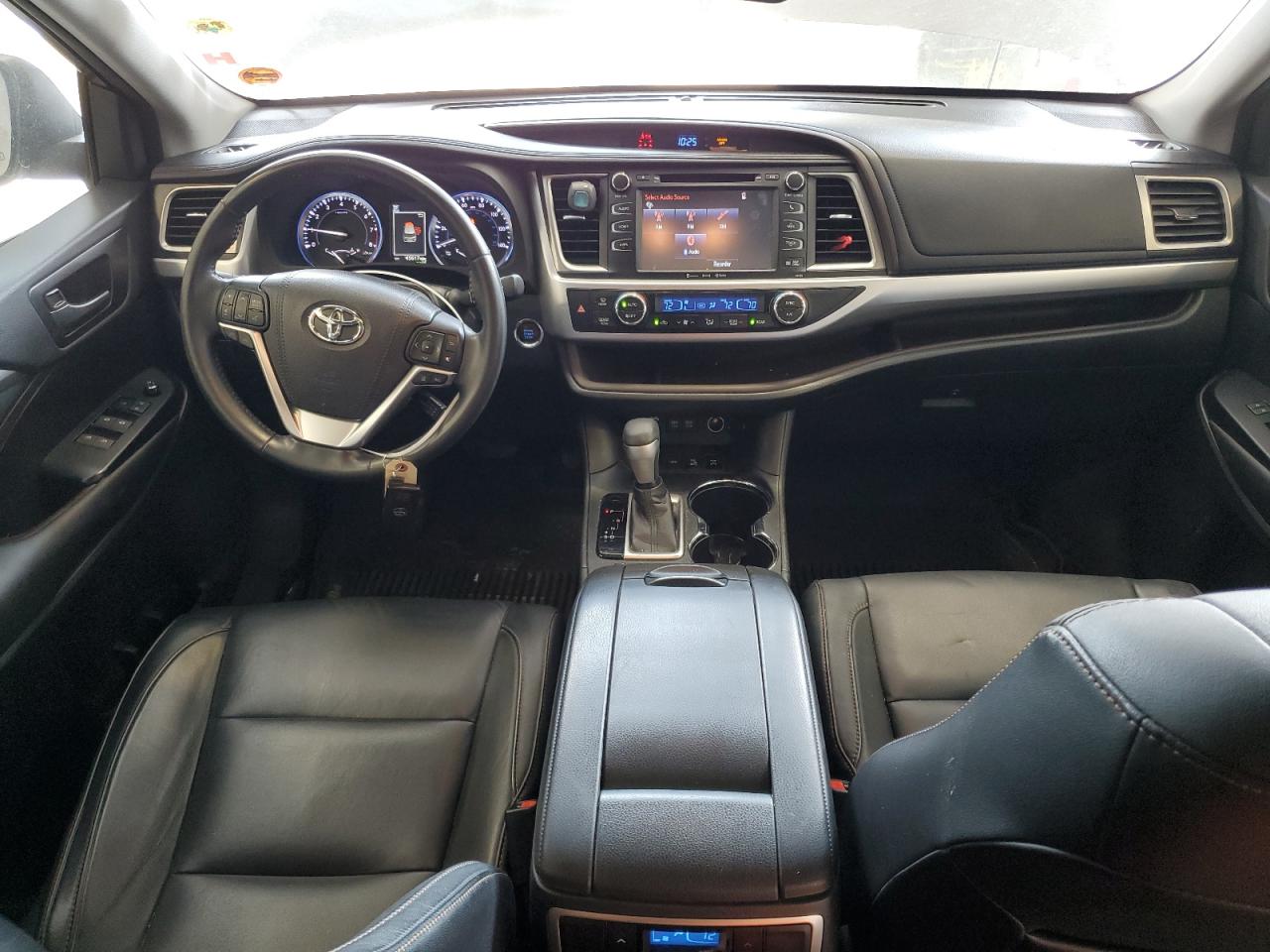 5TDJZRFH0HS387766 2017 Toyota Highlander Se