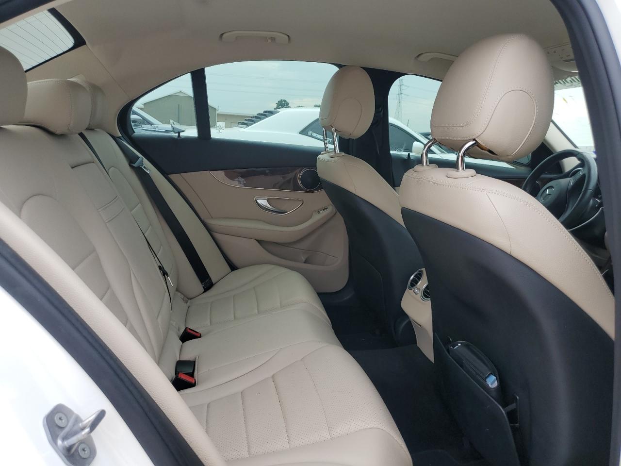 55SWF4JBXGU172465 2016 Mercedes-Benz C 300