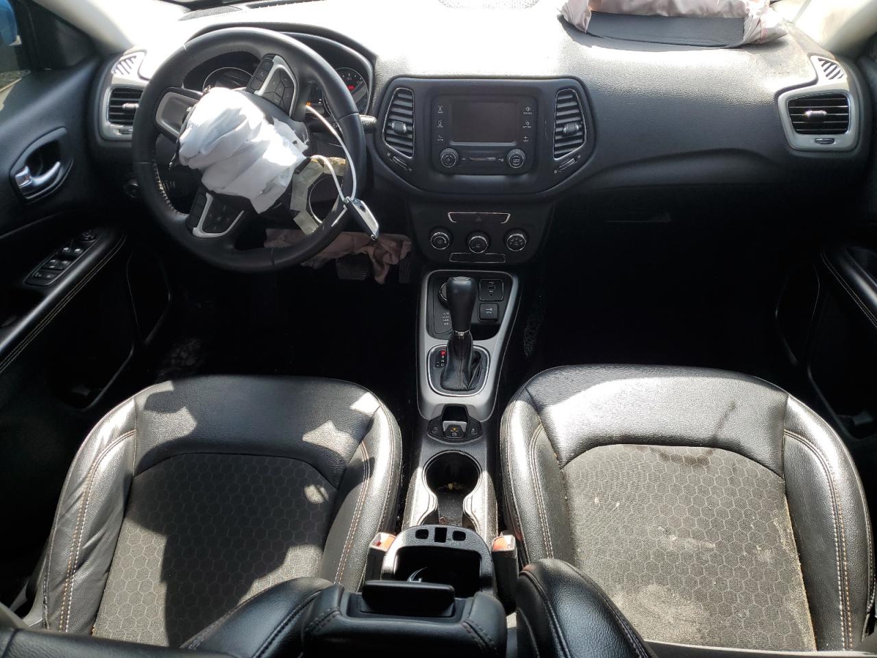 3C4NJDBB5JT423380 2018 Jeep Compass Latitude