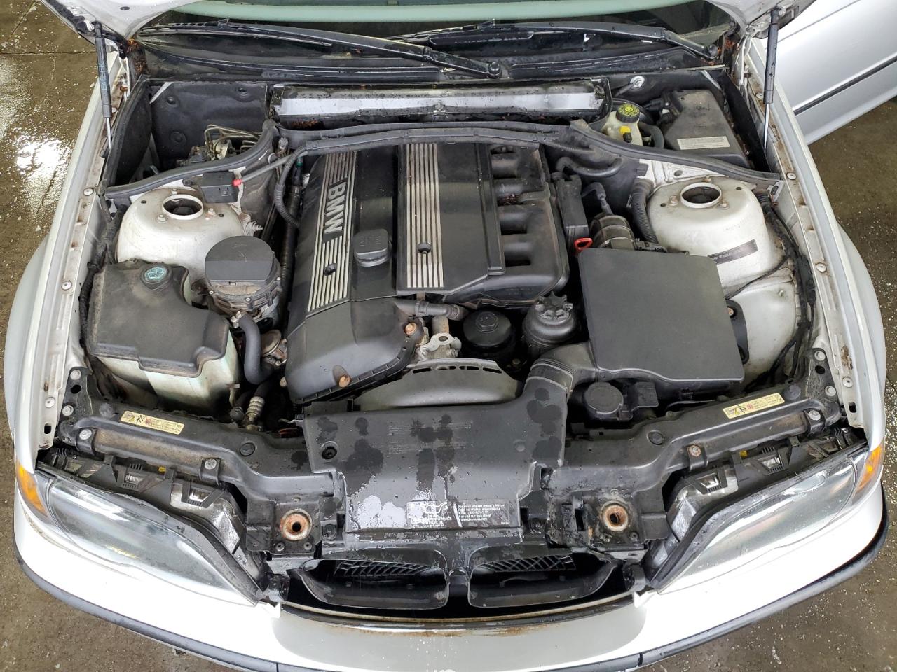 WBAEP33494PF04030 2004 BMW 325 Xit