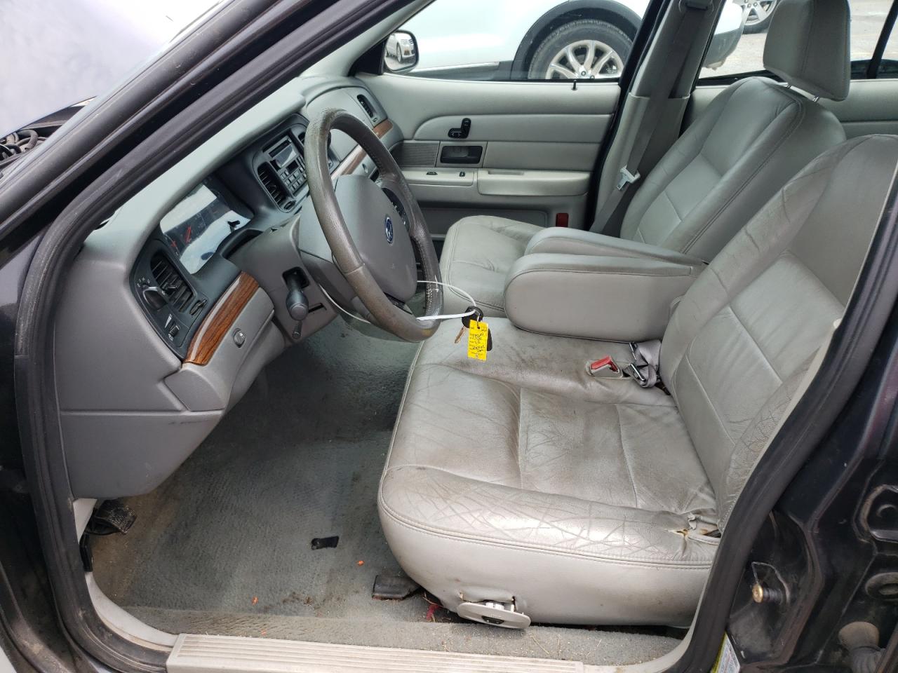 2FAFP74W45X130228 2005 Ford Crown Victoria Lx