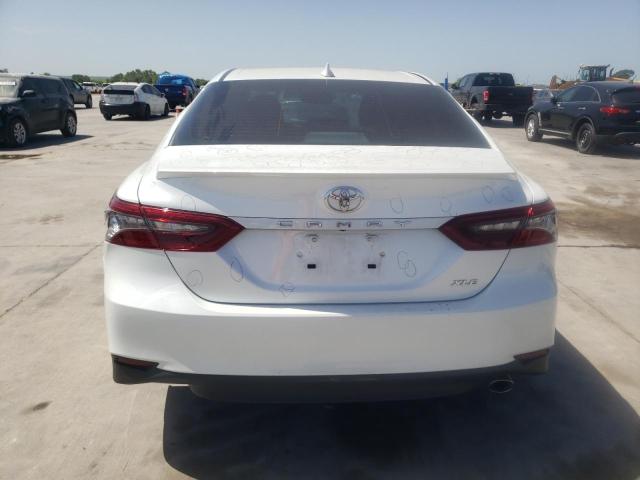 4T1F11AKXRU898220 Toyota Camry XLE 6