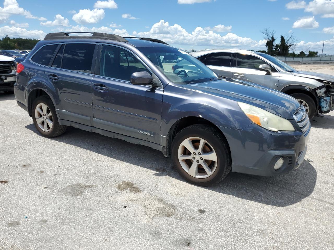 2014 Subaru Outback 2.5I Limited vin: 4S4BRBLC2E3221049