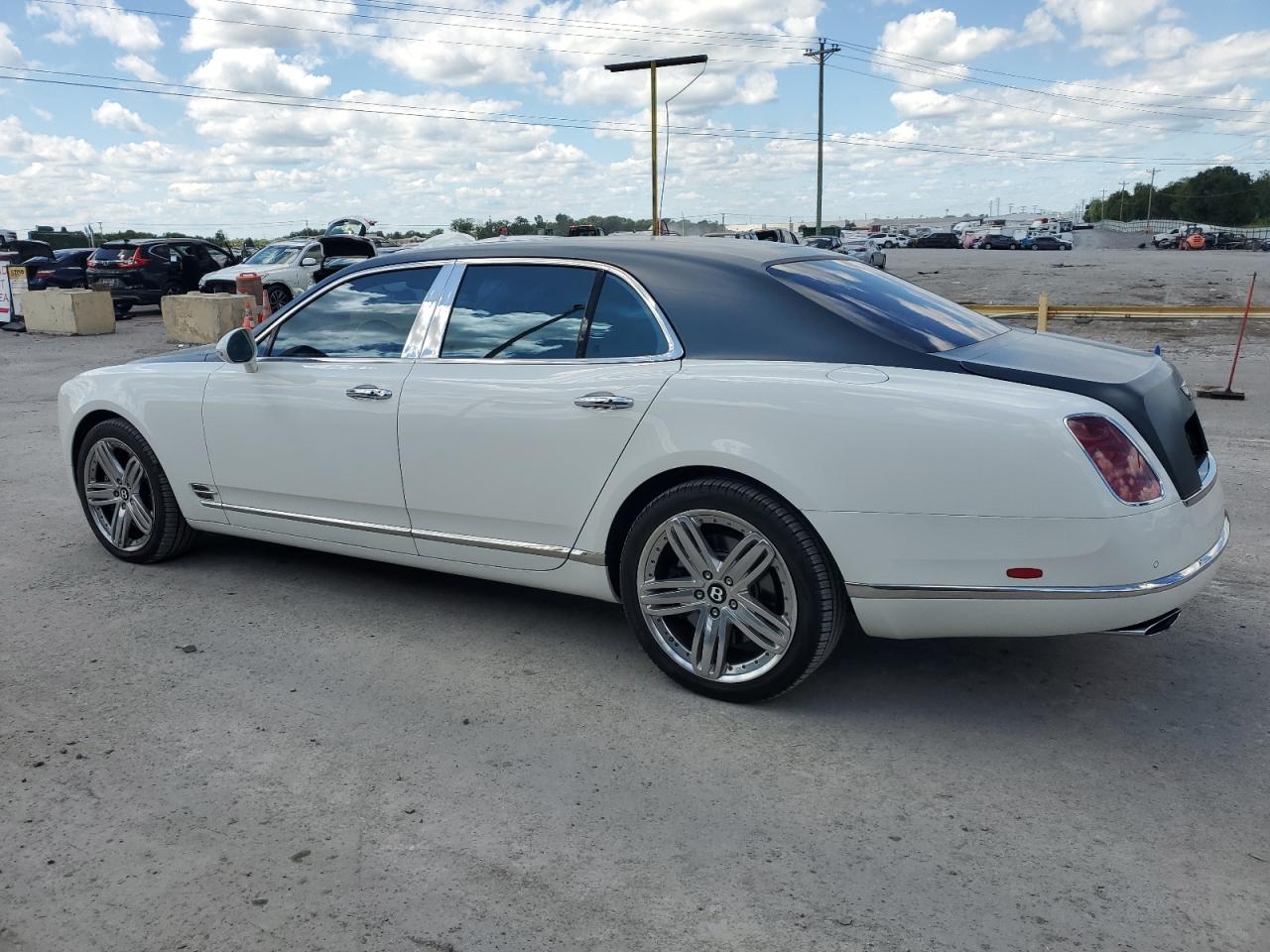 2013 Bentley Mulsanne vin: SCBBB7ZH0DC018025