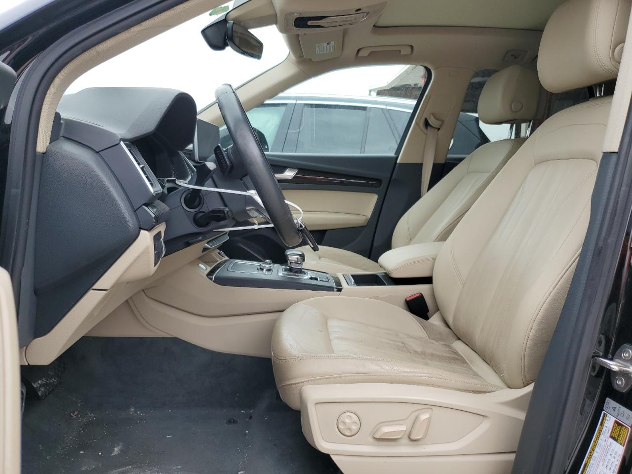 WA1ANAFY8J2233844 2018 Audi Q5 Premium