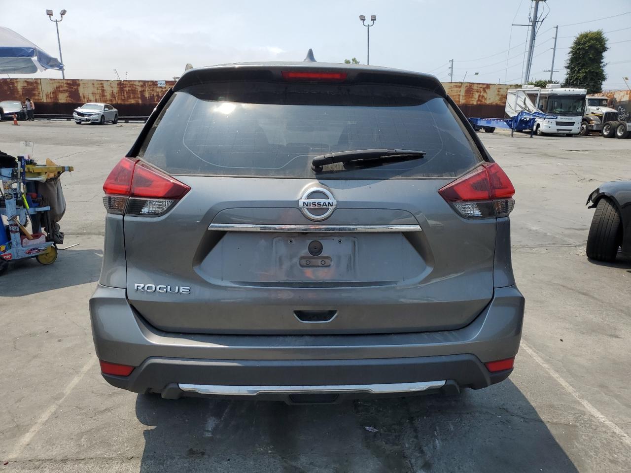 2018 Nissan Rogue S vin: KNMAT2MT7JP610773