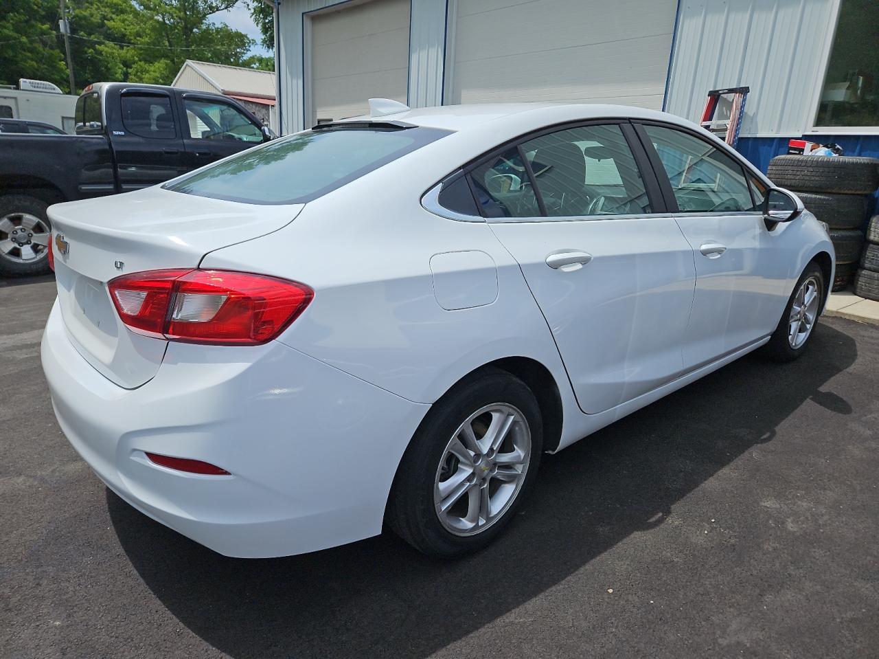 2018 Chevrolet Cruze Lt vin: 1G1BE5SM3J7120352