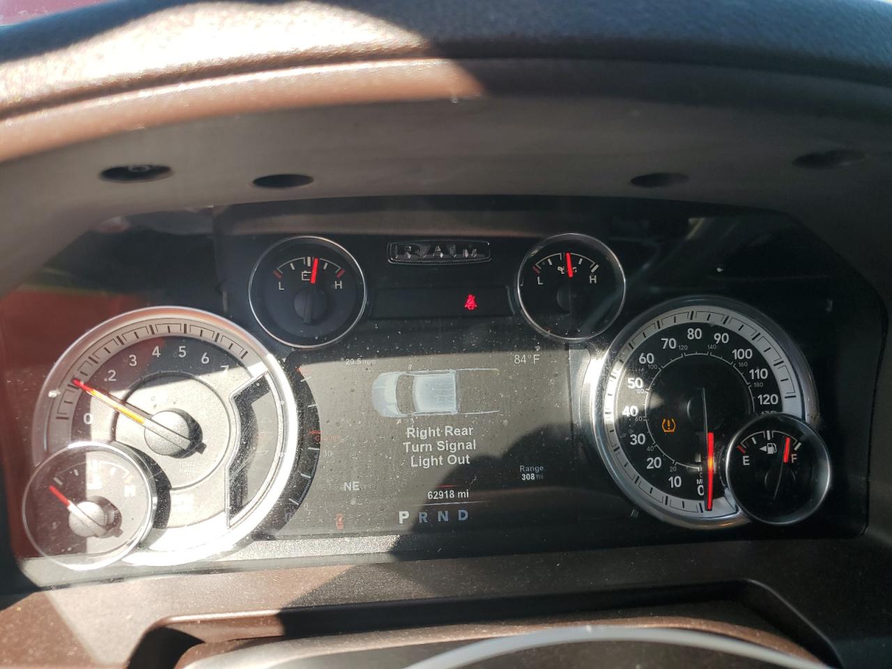 1C6RR6LG8JS313559 2018 Ram 1500 Slt