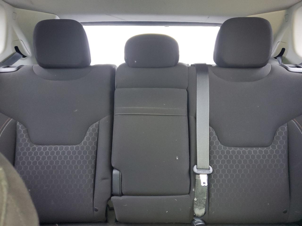 3C4NJDAB8JT135225 2018 Jeep Compass Sport