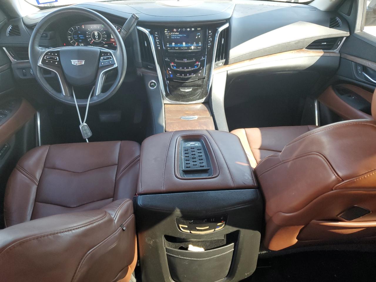 1GYS3BKJ2HR362849 2017 Cadillac Escalade Luxury