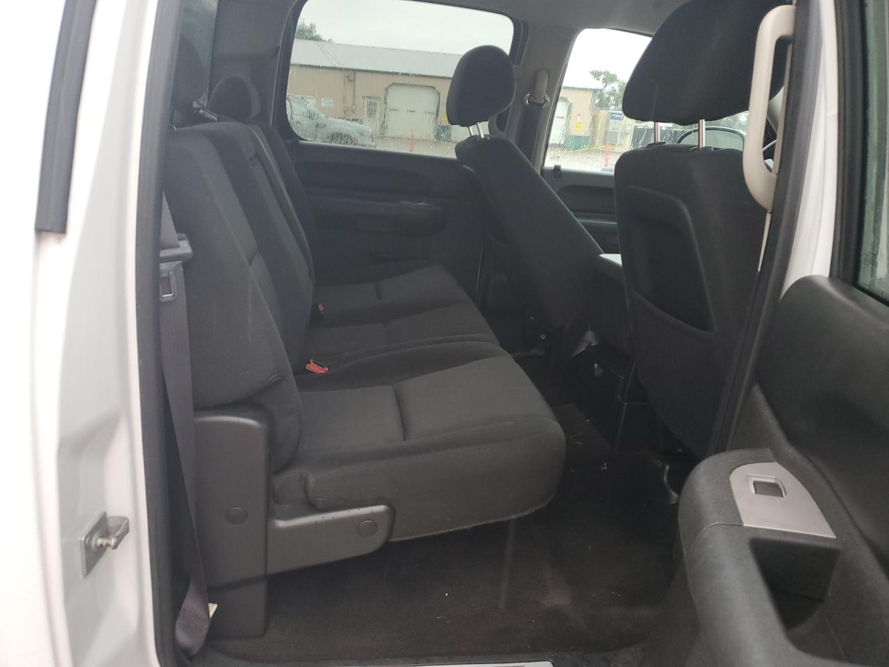 3GCPKSE33BG240178 2011 Chevrolet Silverado K1500 Lt