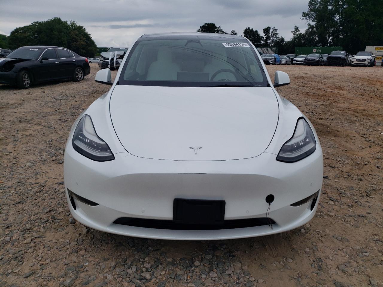 2021 Tesla Model Y vin: 5YJYGAEE3MF144450