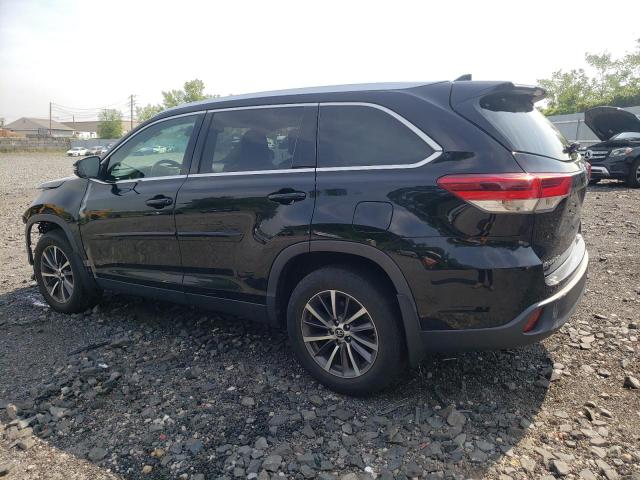 VIN 5TDJZRFH6KS596212 2019 Toyota Highlander, SE no.2