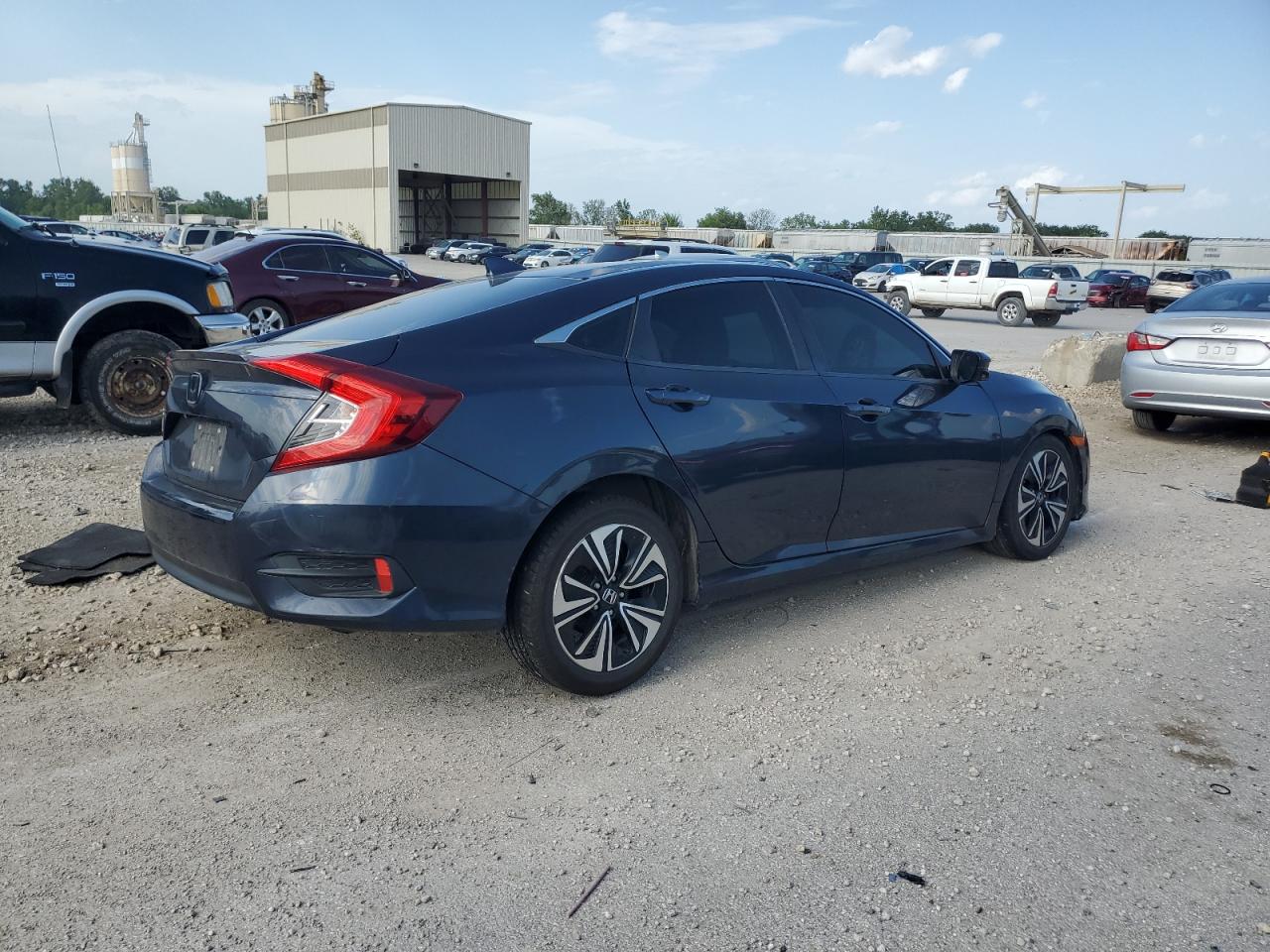 Lot #2704141190 2018 HONDA CIVIC EXL