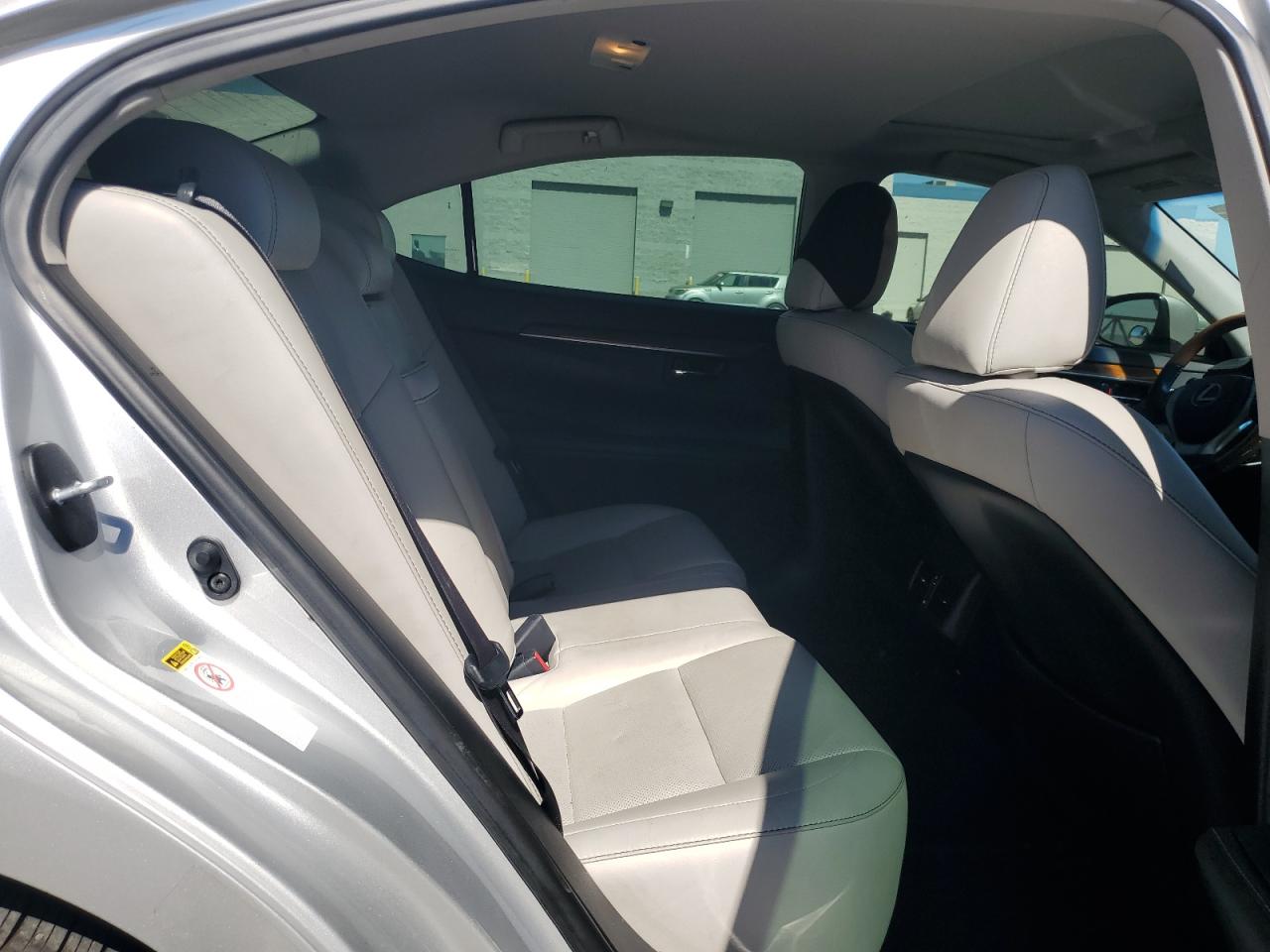 JTHBW1GG7F2090128 2015 Lexus Es 300H