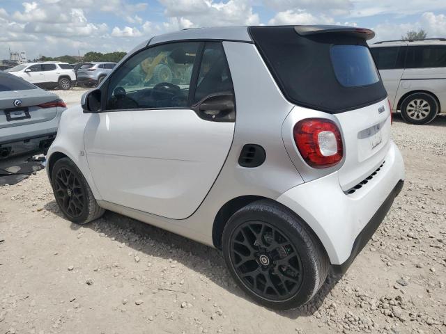 VIN WMEFK5DA0HK173197 2017 Smart Fortwo no.2