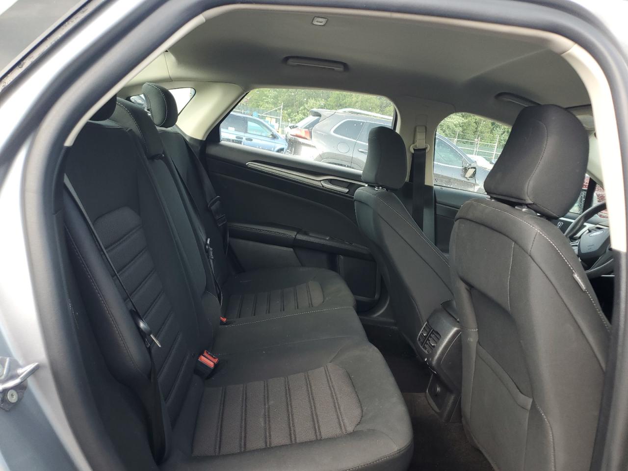 3FA6P0HD4LR183720 2020 Ford Fusion Se