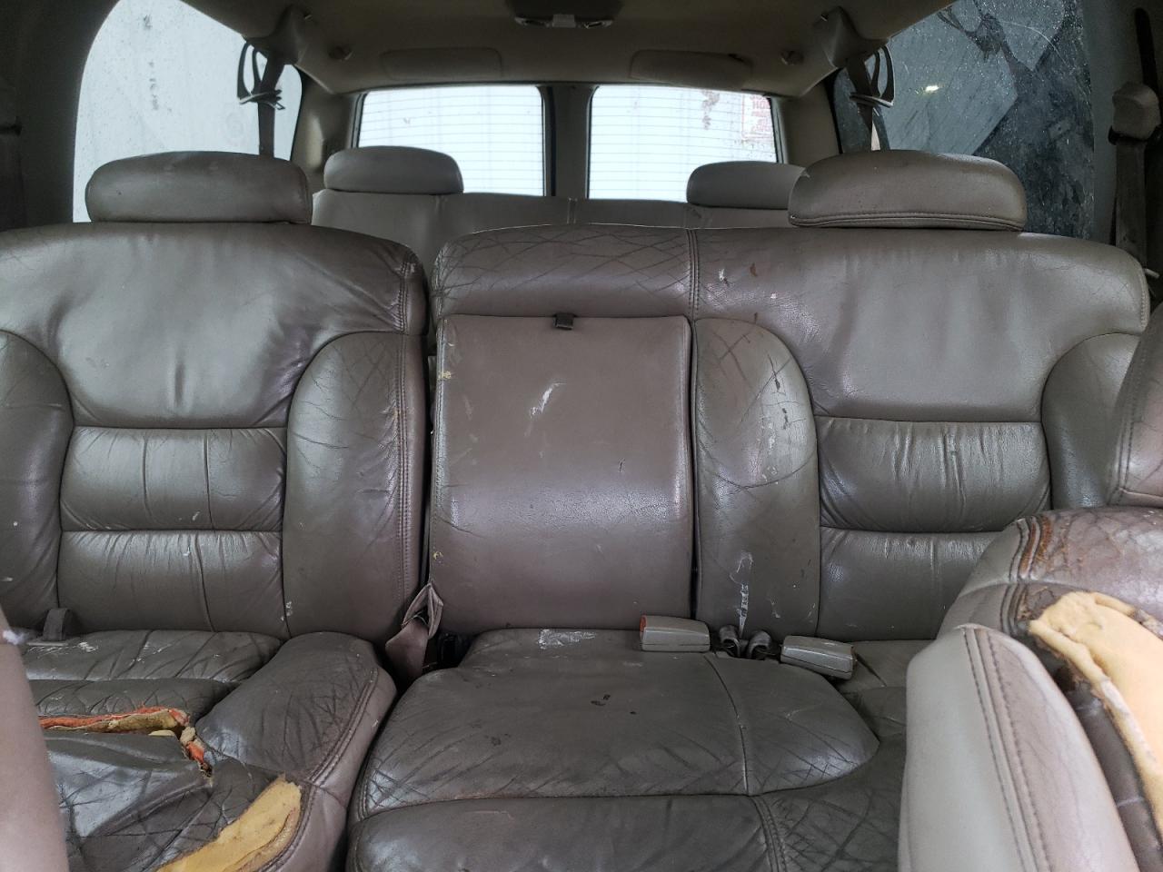 1GKFK16R9XJ704173 1999 GMC Suburban K1500