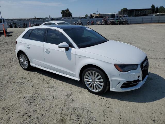 VIN WAUTPBFF2GA164268 2016 Audi A3, E-Tron Premium ... no.4