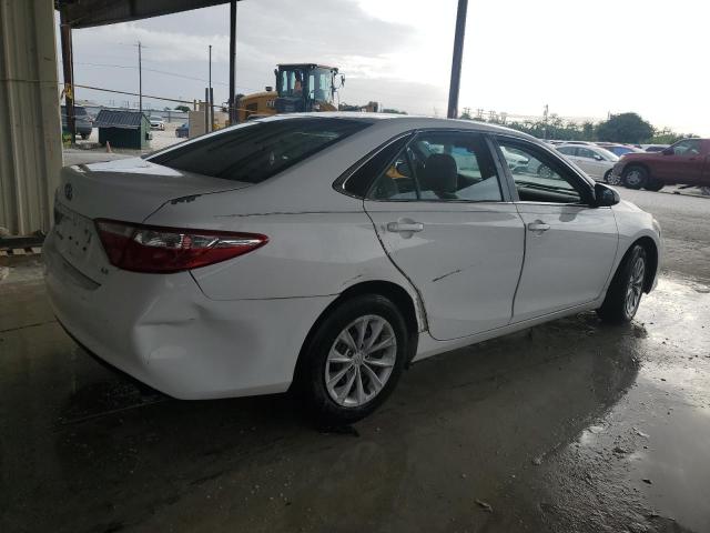 VIN 4T4BF1FK5FR478925 2015 Toyota Camry, LE no.3