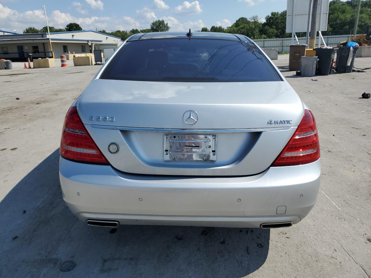 WDDNG8GB8BA410328 2011 Mercedes-Benz S 550 4Matic