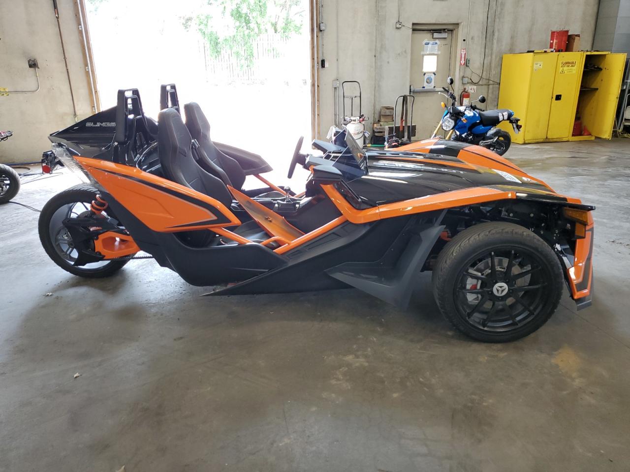 POLARIS SLINGSHOT 2017 orange  gas 57XAARFA2H8124930 photo #1