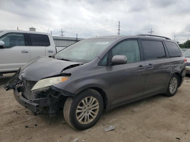 TOYOTA SIENNA XLE