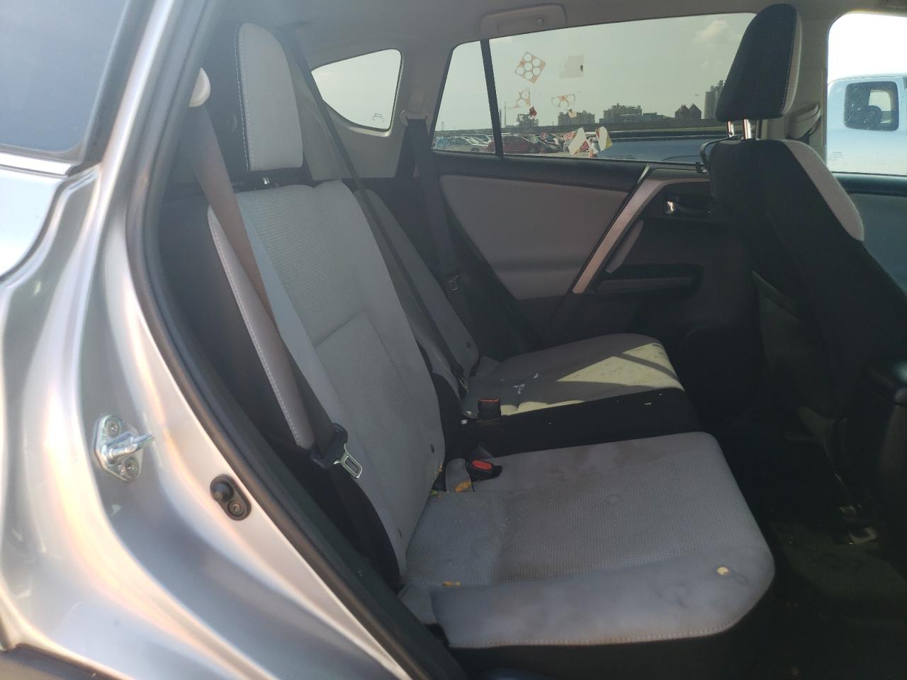 2T3WFREV5HW332587 2017 Toyota Rav4 Xle