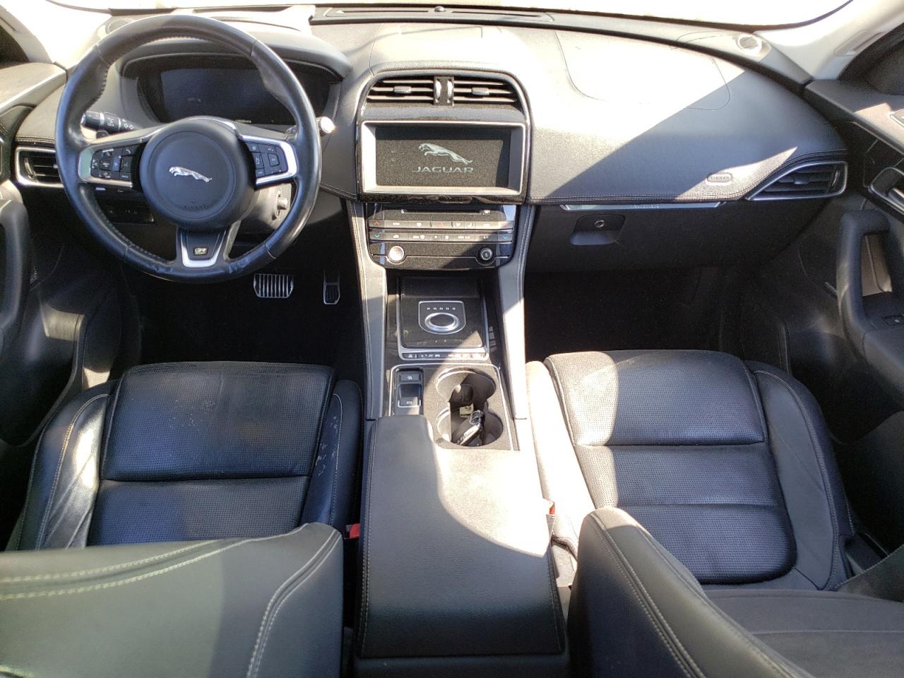 SADCL2BV6HA049867 2017 Jaguar F-Pace R - Sport