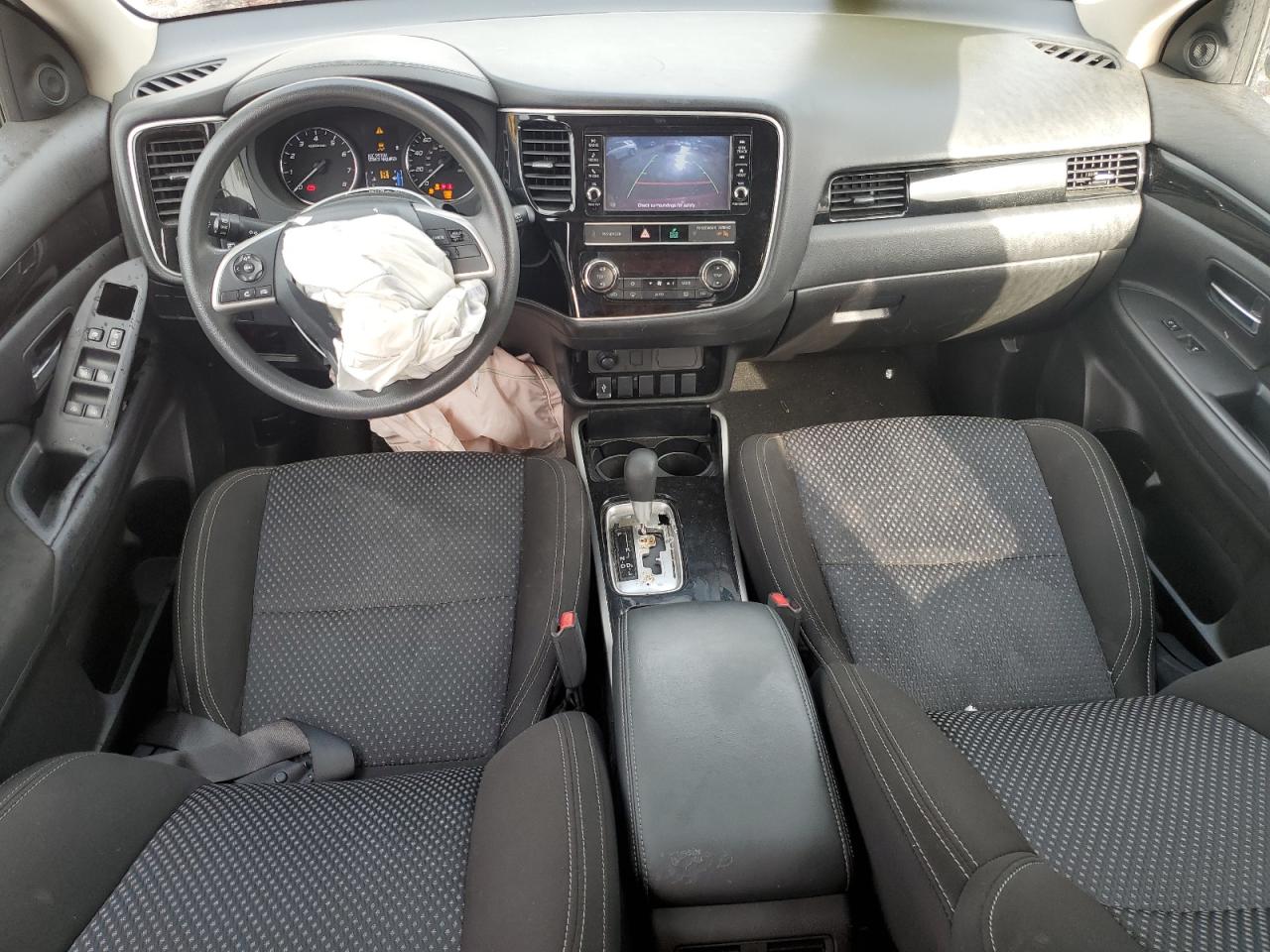 JA4AD2A35KZ048633 2019 Mitsubishi Outlander Es