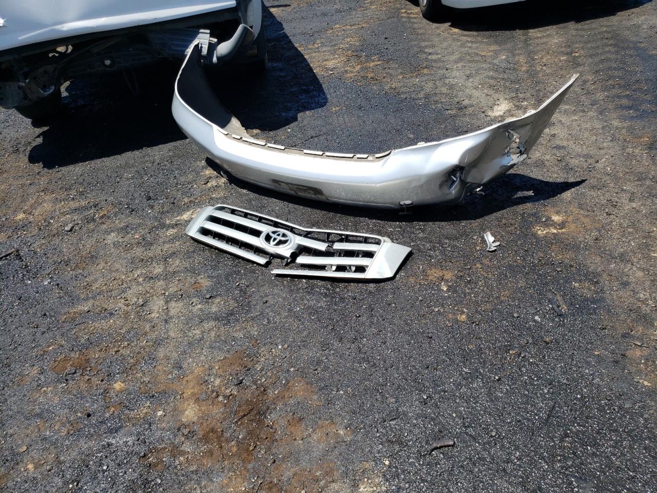 JTEEP21A950082799 2005 Toyota Highlander Limited