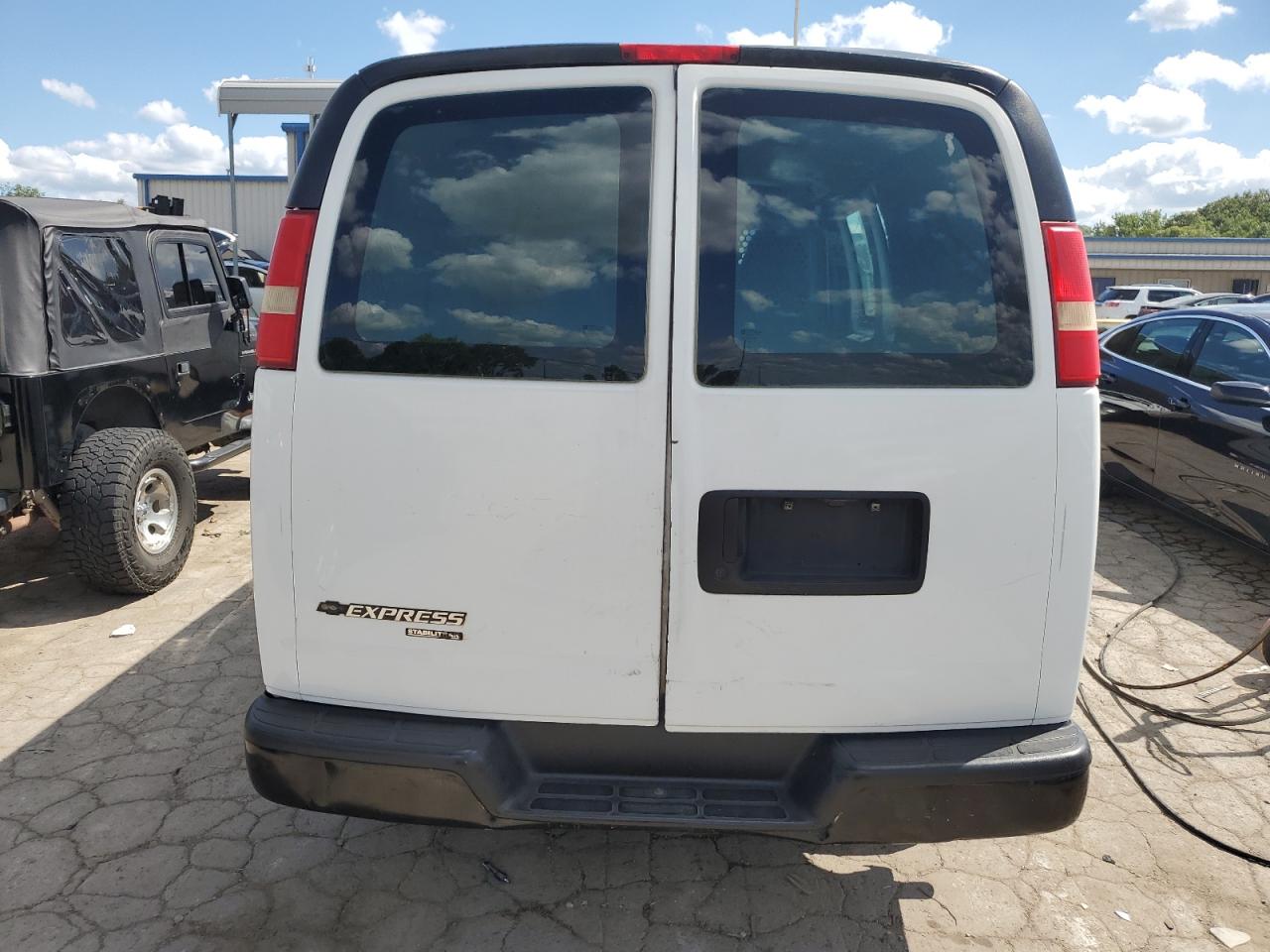 1GCSGAFX4C1164462 2012 Chevrolet Express G1500