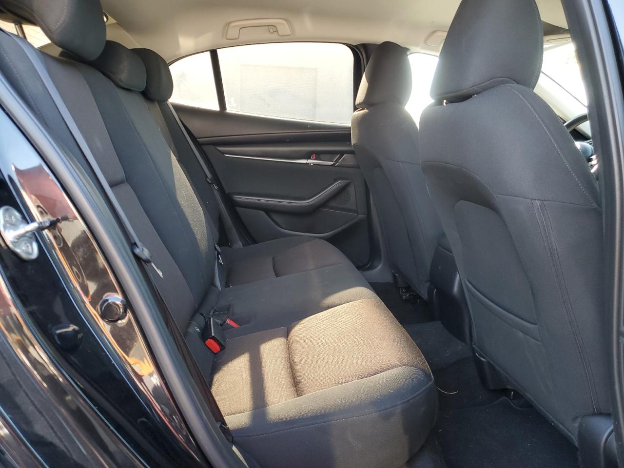 JM1BPAAL8M1305524 2021 Mazda 3