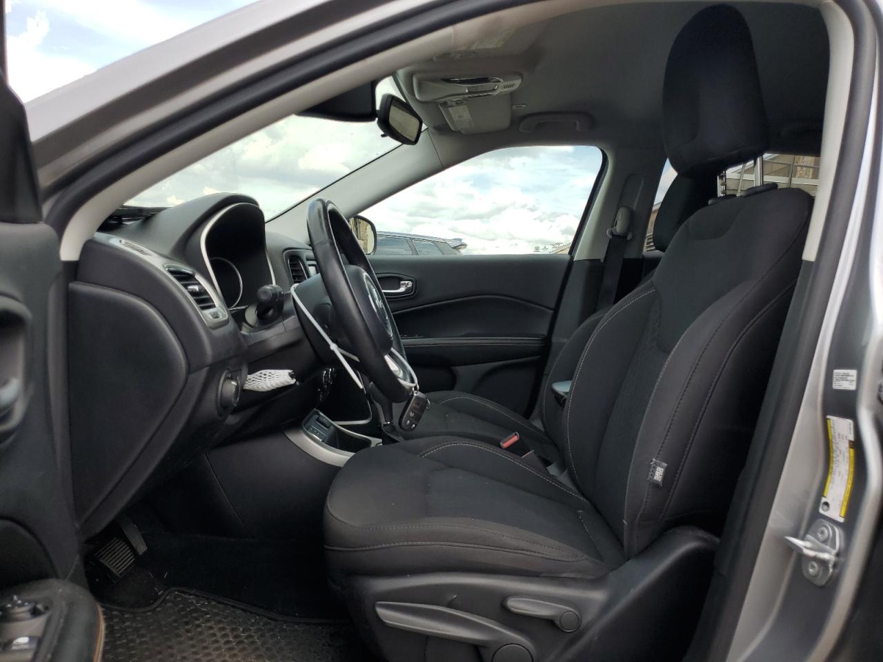 3C4NJCAB6JT468758 2018 Jeep Compass Sport