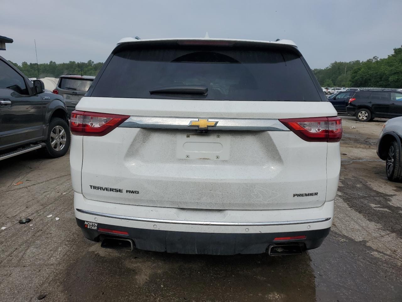 1GNEVKKW8LJ228998 2020 Chevrolet Traverse Premier