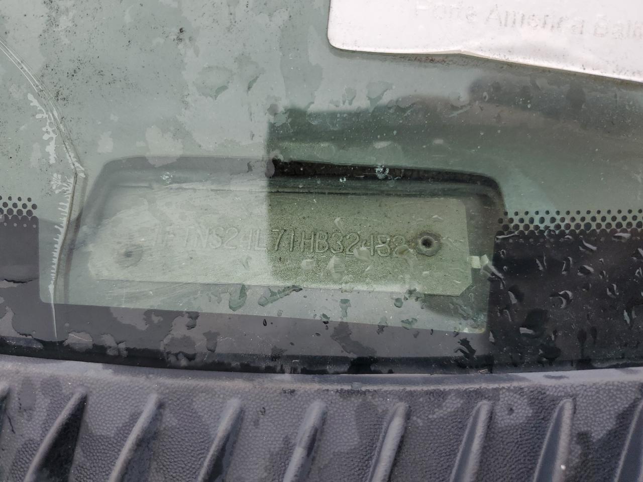 1FTNS24L71HB32482 2001 Ford Econoline E250 Van