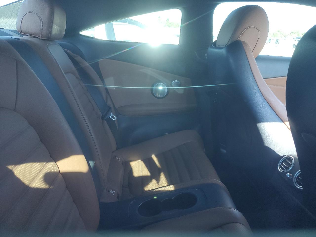 WDDWJ8DB0KF779052 2019 Mercedes-Benz C 300