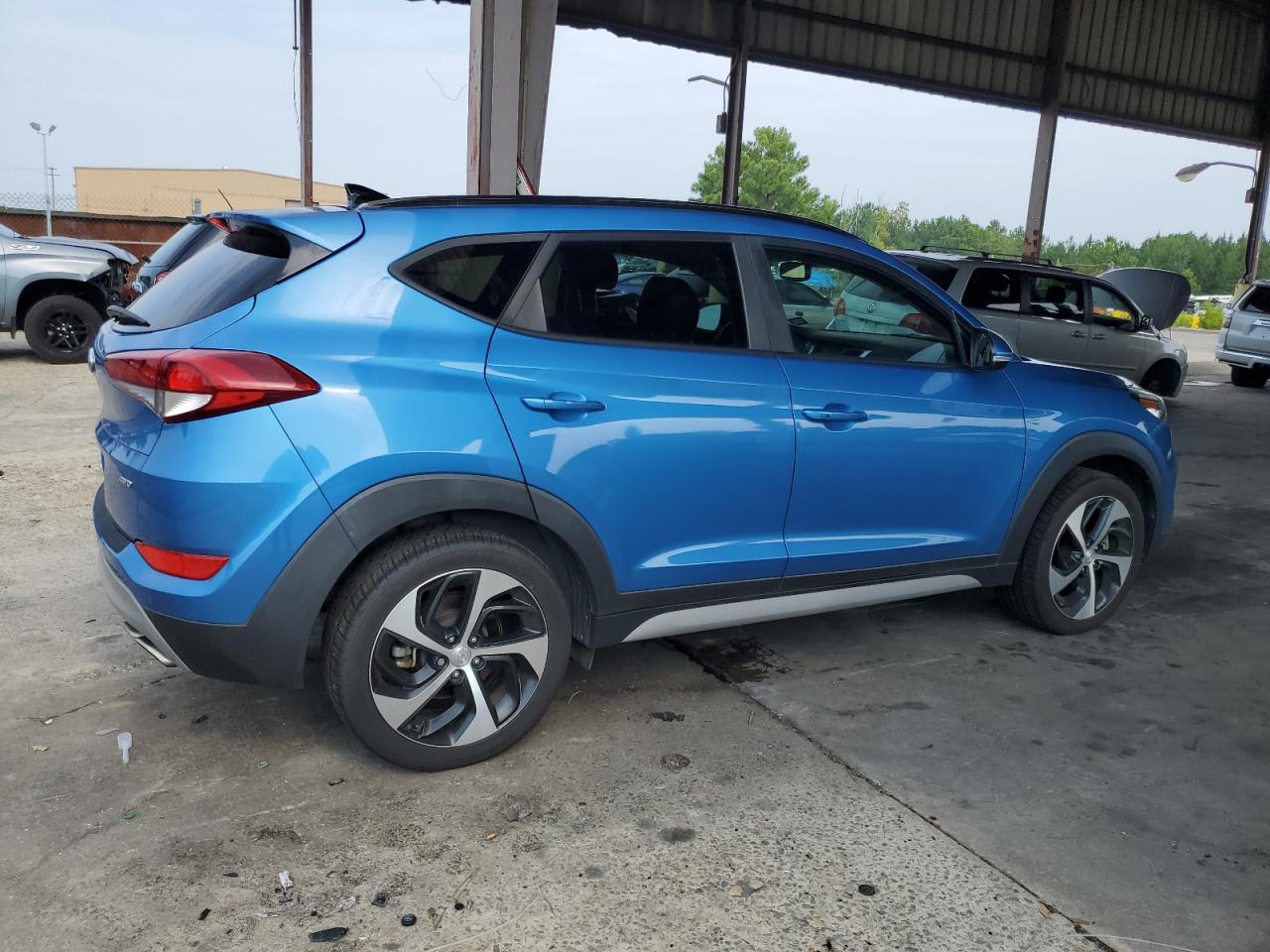 2018 Hyundai Tucson Value vin: KM8J3CA29JU635270