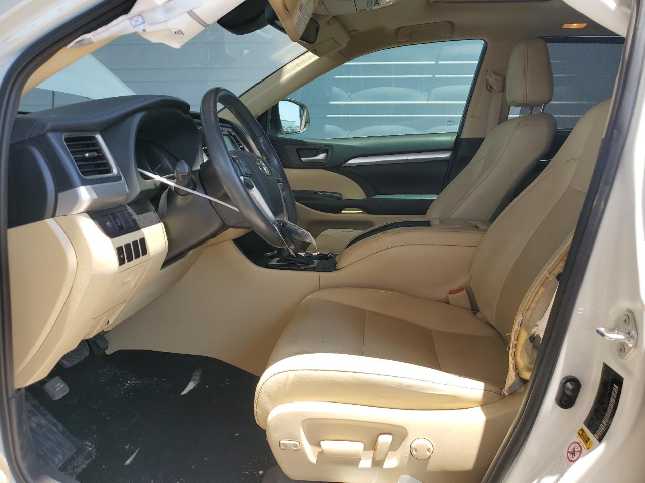 5TDKZRFHXKS567641 2019 Toyota Highlander Se