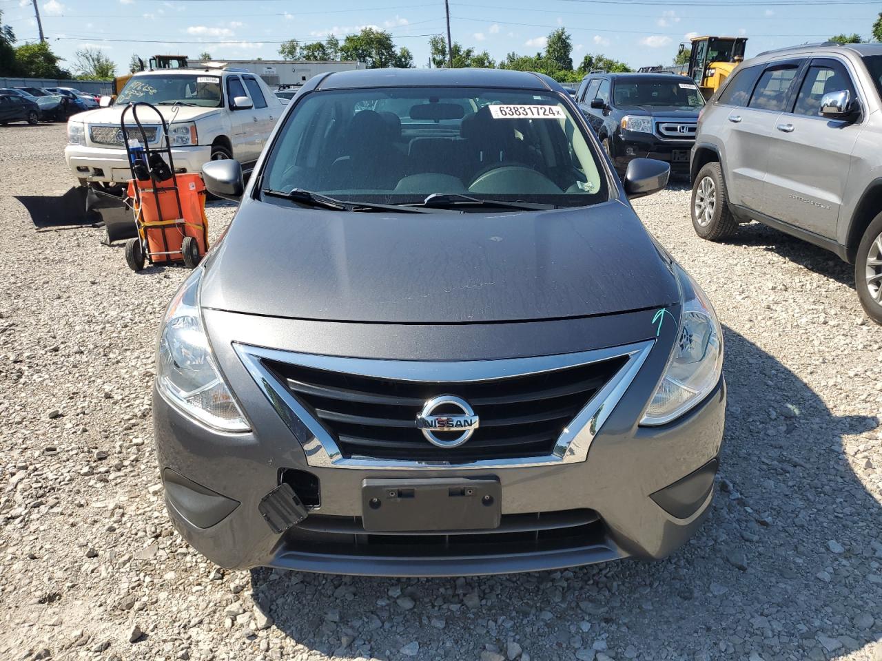 Lot #2708836874 2018 NISSAN VERSA S