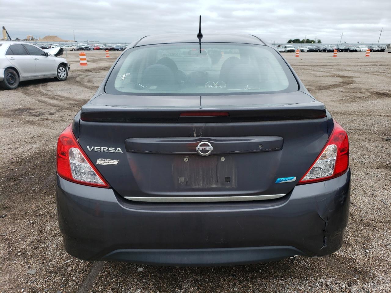 2015 Nissan Versa S vin: 3N1CN7AP0FL839924