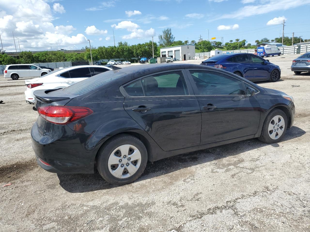 2017 Kia Forte Lx vin: 3KPFL4A73HE138882